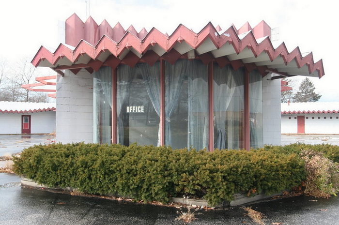 Snow Flake Motel - 2006 Photo By Brad Cornelius On Flickr (newer photo)